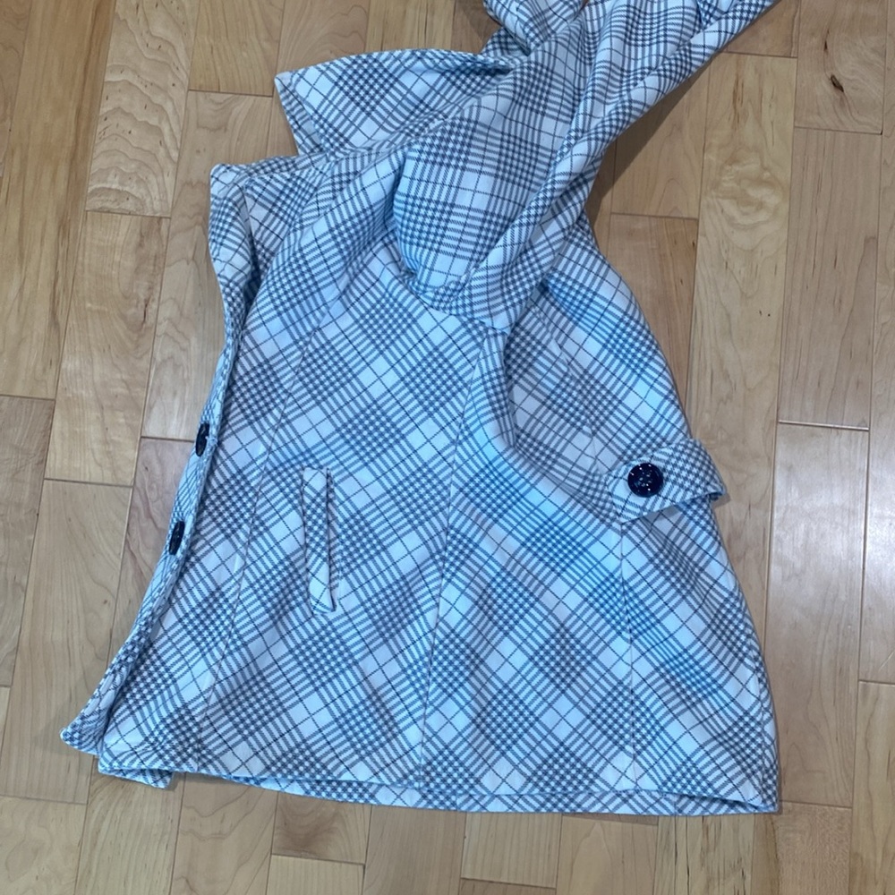 Coat - Picture 3 of 5